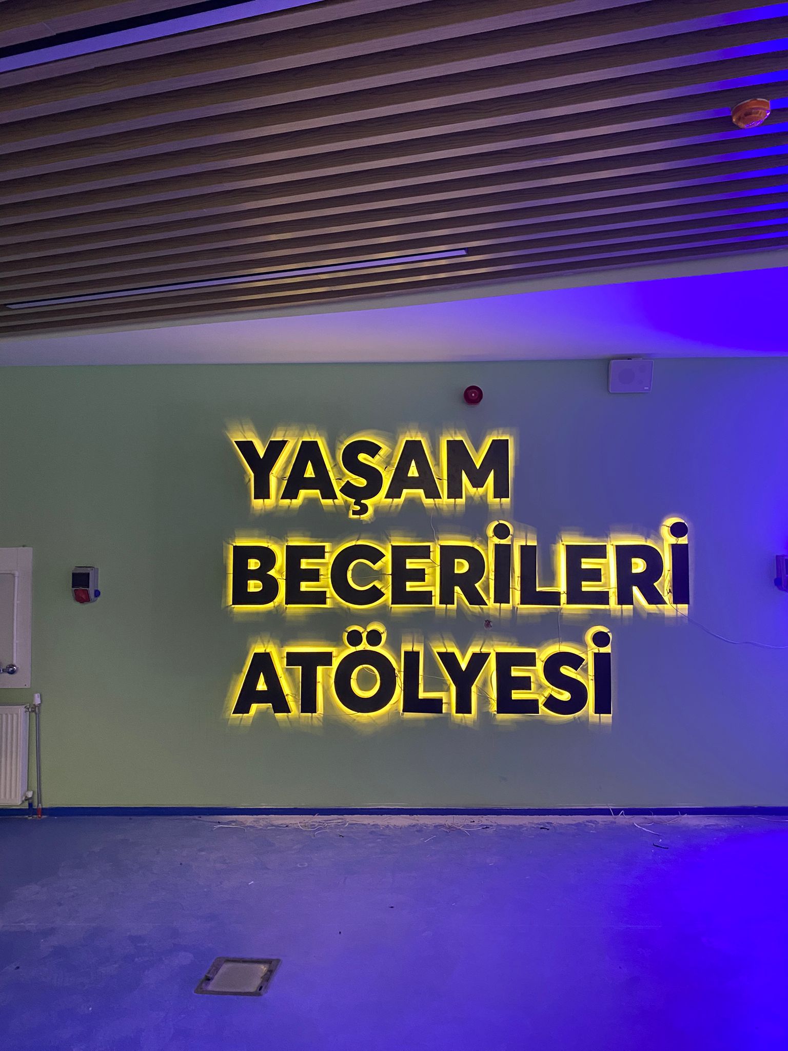 IŞIKLI KUTU HARF
